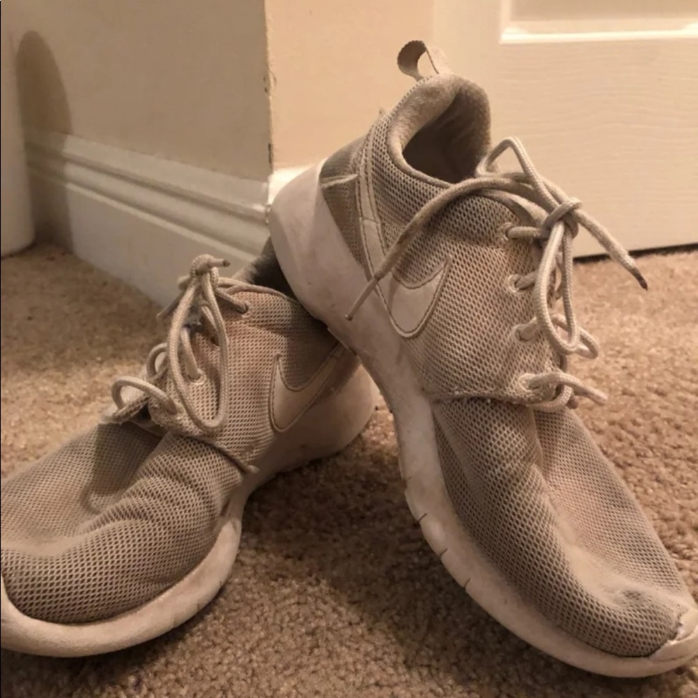 Dirty Nike Roshe